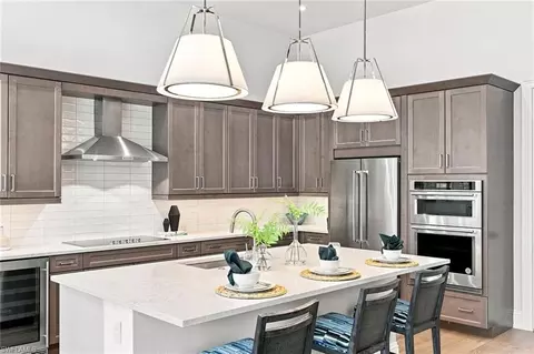 Kitchen - 2935 Coco Lakes Dr, Naples, FL 34105 photo 2 of 5