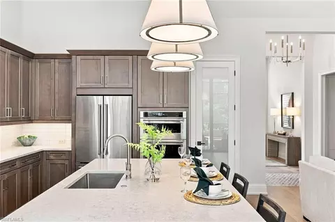 Kitchen - 2935 Coco Lakes Dr, Naples, FL 34105 photo 3 of 5