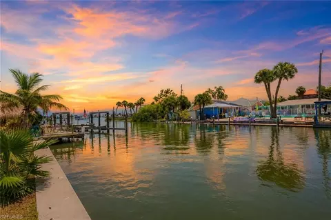 290 Ohio Ave, Fort Myers Beach, FL 33931