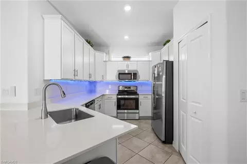 Kitchen - 2180 Dragonfruit Way, Naples, FL 34120 photo 2 of 2