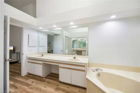Bath - 792 Eagle Creek Dr #203, Naples, FL 34113 photo 2 of 4