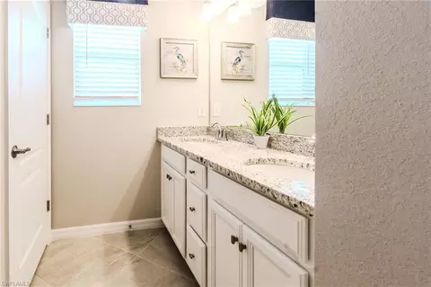 Bath - 3263 Hampton Blvd, Alva, FL 33920 photo 2 of 4
