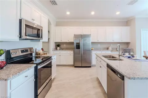 Kitchen - 3263 Hampton Blvd, Alva, FL 33920 photo 5 of 6