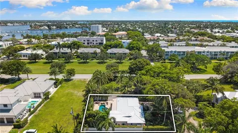 View/Area - 1135 7th St S, Naples, FL 34102 photo 3 of 4