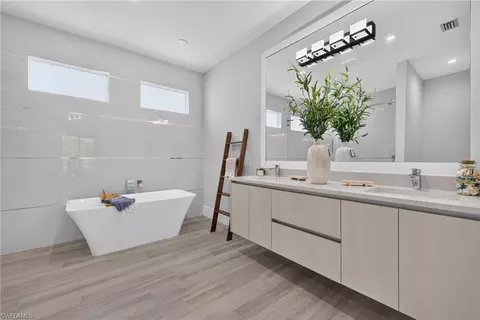 Bath - 2141 Golden Gate Blvd E, Naples, FL 34120 photo 1 of 3