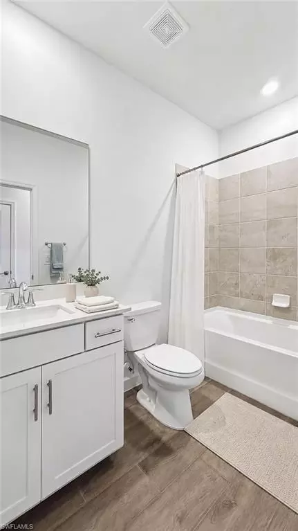 Bath - 18531 Ives Dr, Estero, FL 33928 photo 2 of 2