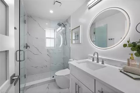 Bath - 105 Harrison Rd #4, Naples, FL 34112 photo 1 of 3