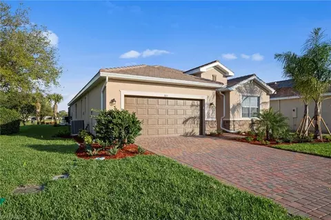 Exterior - 3103 E Windsor Dr, Alva, FL 33920 photo 5 of 9