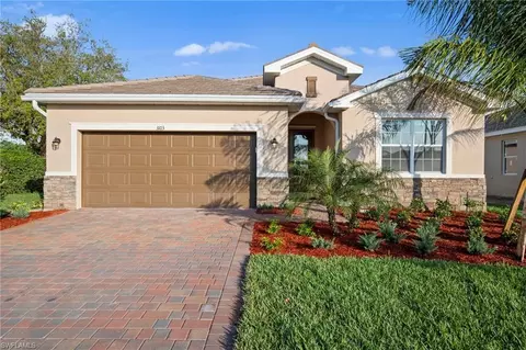 Exterior - 3103 E Windsor Dr, Alva, FL 33920 photo 4 of 9