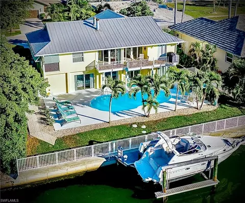 468 Capri Ct, Marco Island, FL 34145