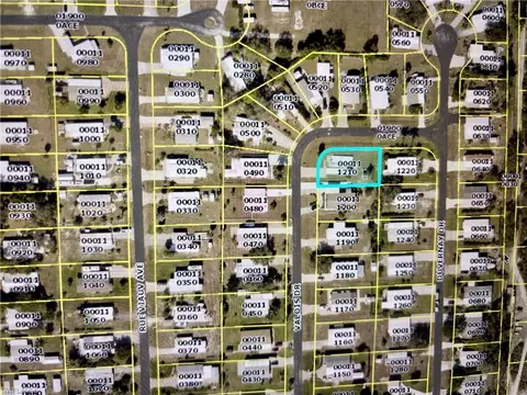 27341 Valois Dr, Bonita Springs, FL 34135