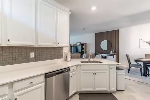 Kitchen - 2645 Vine Ave, Naples, FL 34120 photo 3 of 4