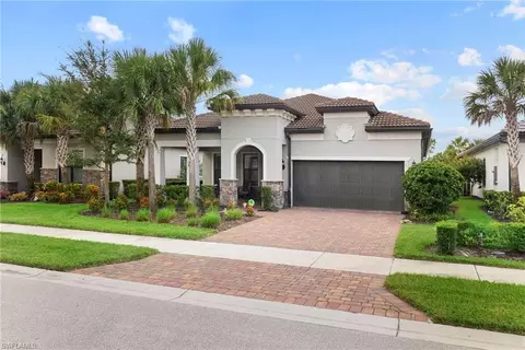 Exterior - 9811 Everglades Dr, Naples, FL 34120 photo 6 of 8