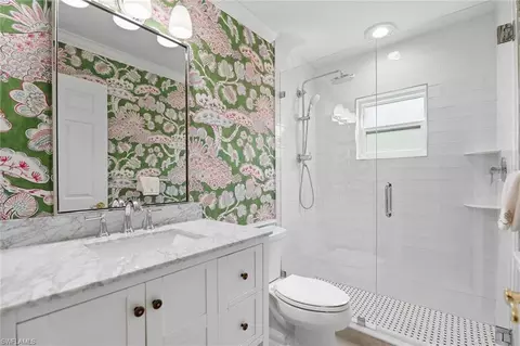 Bath - 812 Reef Point Cir, Naples, FL 34108 photo 3 of 3