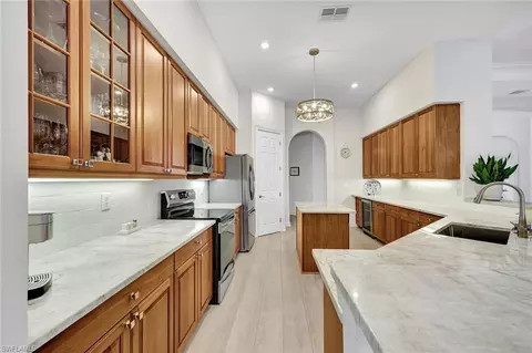 Kitchen - 16075 Parque Ln, Naples, FL 34110 photo 3 of 4