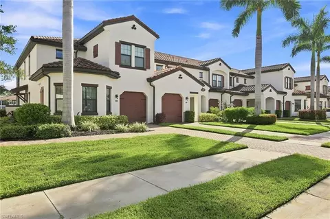 15157 Palmer Lake Cir #202, Naples, FL 34109