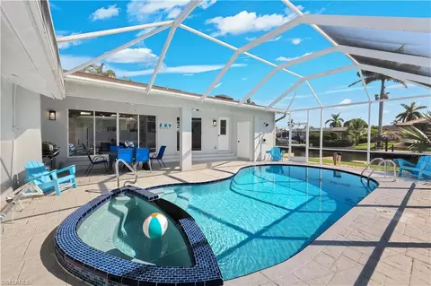 5231 Skylark Ct, Cape Coral, FL 33904
