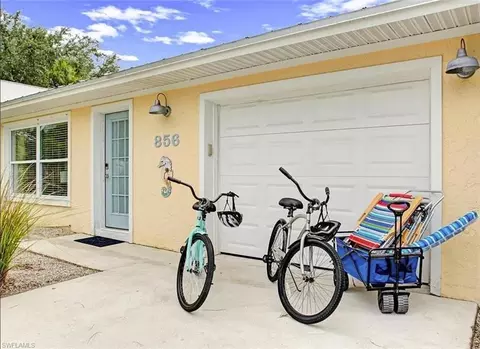 Exterior - 856 98th Ave N, Naples, FL 34108 photo 5 of 5