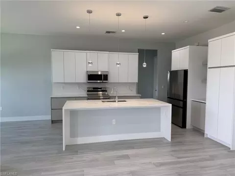 Kitchen - 3237 29th Ave NE, Naples, FL 34120 photo 6 of 8