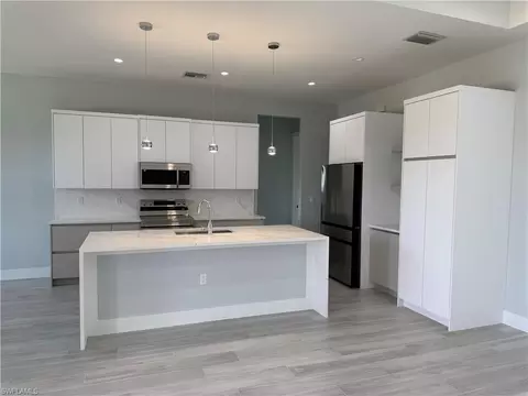 Kitchen - 3237 29th Ave NE, Naples, FL 34120 photo 7 of 8