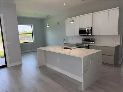 Kitchen - 3237 29th Ave NE, Naples, FL 34120 photo 5 of 8