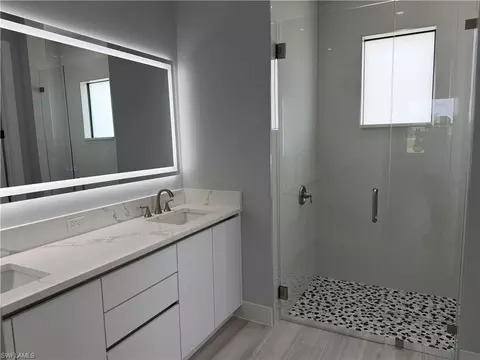 Bath - 3237 29th Ave NE, Naples, FL 34120 photo 2 of 6