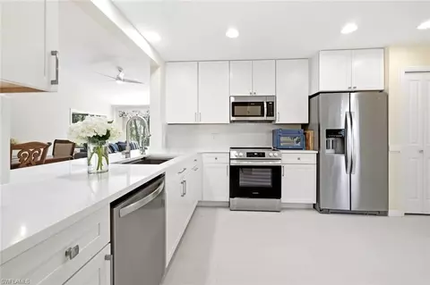 Kitchen - 506 Courtside Dr #E201, Naples, FL 34105 photo 1 of 4