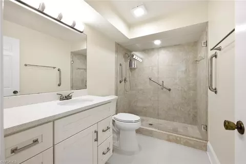 Bath - 506 Courtside Dr #E201, Naples, FL 34105 photo 1 of 3