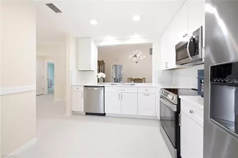 Kitchen - 506 Courtside Dr #E201, Naples, FL 34105 photo 2 of 4