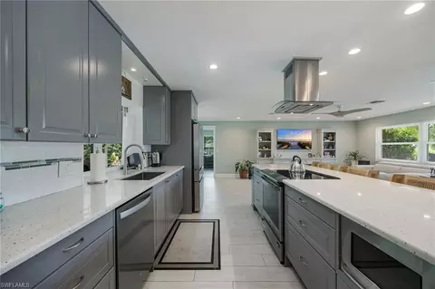 Kitchen - 4557 Eagle Key Cir, Naples, FL 34112 photo 3 of 5