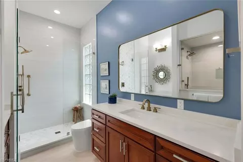 Bath - 2896 Hatteras Way, Naples, FL 34119 photo 2 of 5