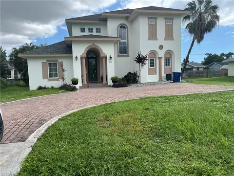 8088 Pennsylvania Blvd, Fort Myers, FL 33967