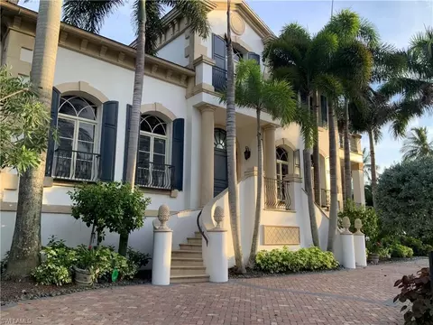 Exterior - 40 5th Ave S, Naples, FL 34102 photo 4 of 10