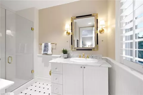 Bath - 40 5th Ave S, Naples, FL 34102 photo 5 of 5