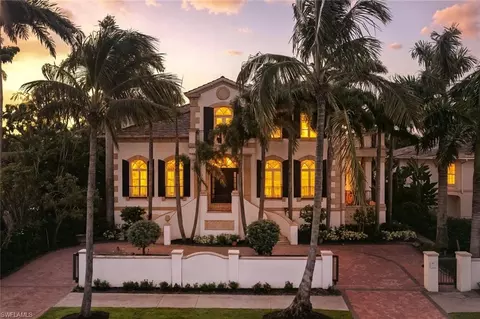 Exterior - 40 5th Ave S, Naples, FL 34102 photo 3 of 10