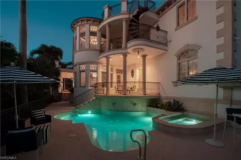 Exterior - 40 5th Ave S, Naples, FL 34102 photo 10 of 10