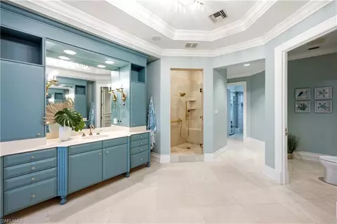 Bath - 40 5th Ave S, Naples, FL 34102 photo 3 of 5