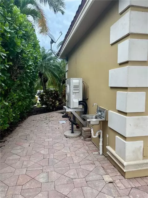 4931 Coach Ln, Naples, FL 34114 photo 8