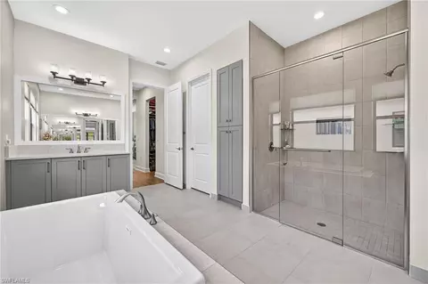 Bath - 20702 Fair Oak Ln, Estero, FL 33928 photo 3 of 5