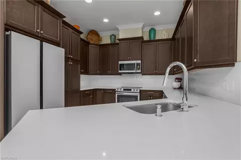 Kitchen - 6913 Saona Ct, Naples, FL 34113 photo 5 of 6