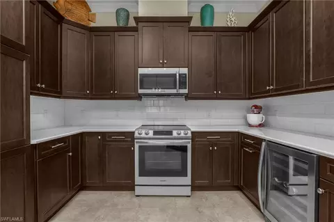 Kitchen - 6913 Saona Ct, Naples, FL 34113 photo 2 of 6