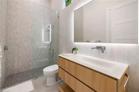 Bath - 3280 Crayton Rd, Naples, FL 34103 photo 2 of 5