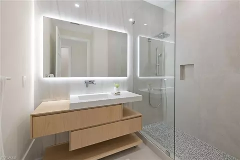 Bath - 3280 Crayton Rd, Naples, FL 34103 photo 3 of 5