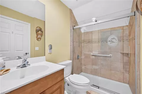 Bath - 20231 Burnside Pl #403, Estero, FL 33928 photo 2 of 3