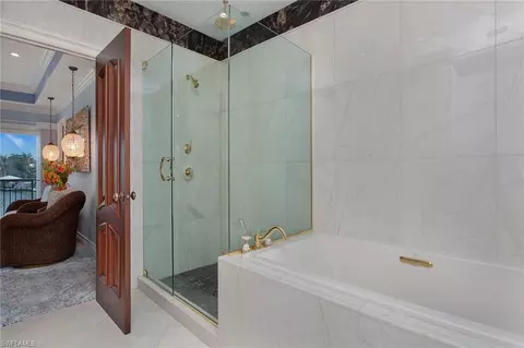 Bath - 342 Germain Ave, Naples, FL 34108 photo 4 of 7