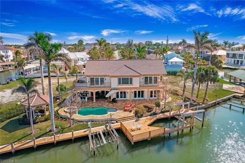 Exterior - 342 Germain Ave, Naples, FL 34108 photo 4 of 6