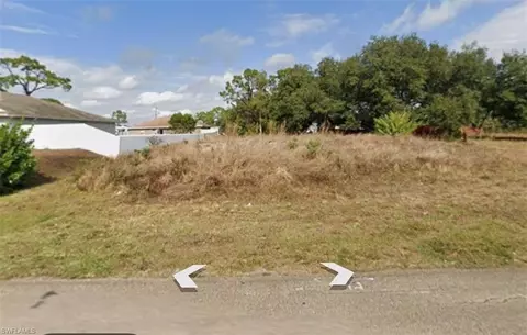2506 52nd St SW, Lehigh Acres, FL 33976