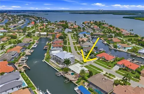 154 Hollyhock Ct, Marco Island, FL 34145
