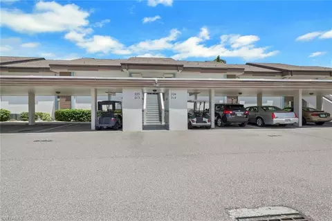 5770 Trailwinds Dr #213, Fort Myers, FL 33907
