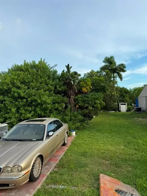 5226 Dixie Dr, Naples, FL 34113 photo 5